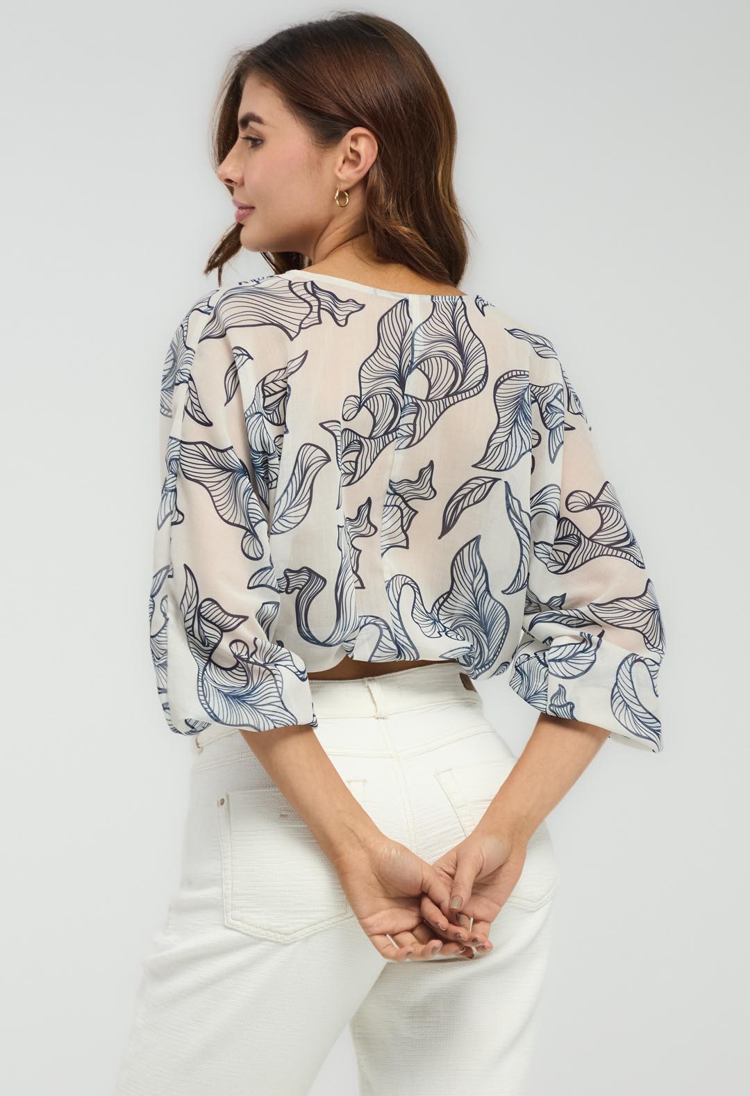 Blusa marfil con frente cruzado para mujeres