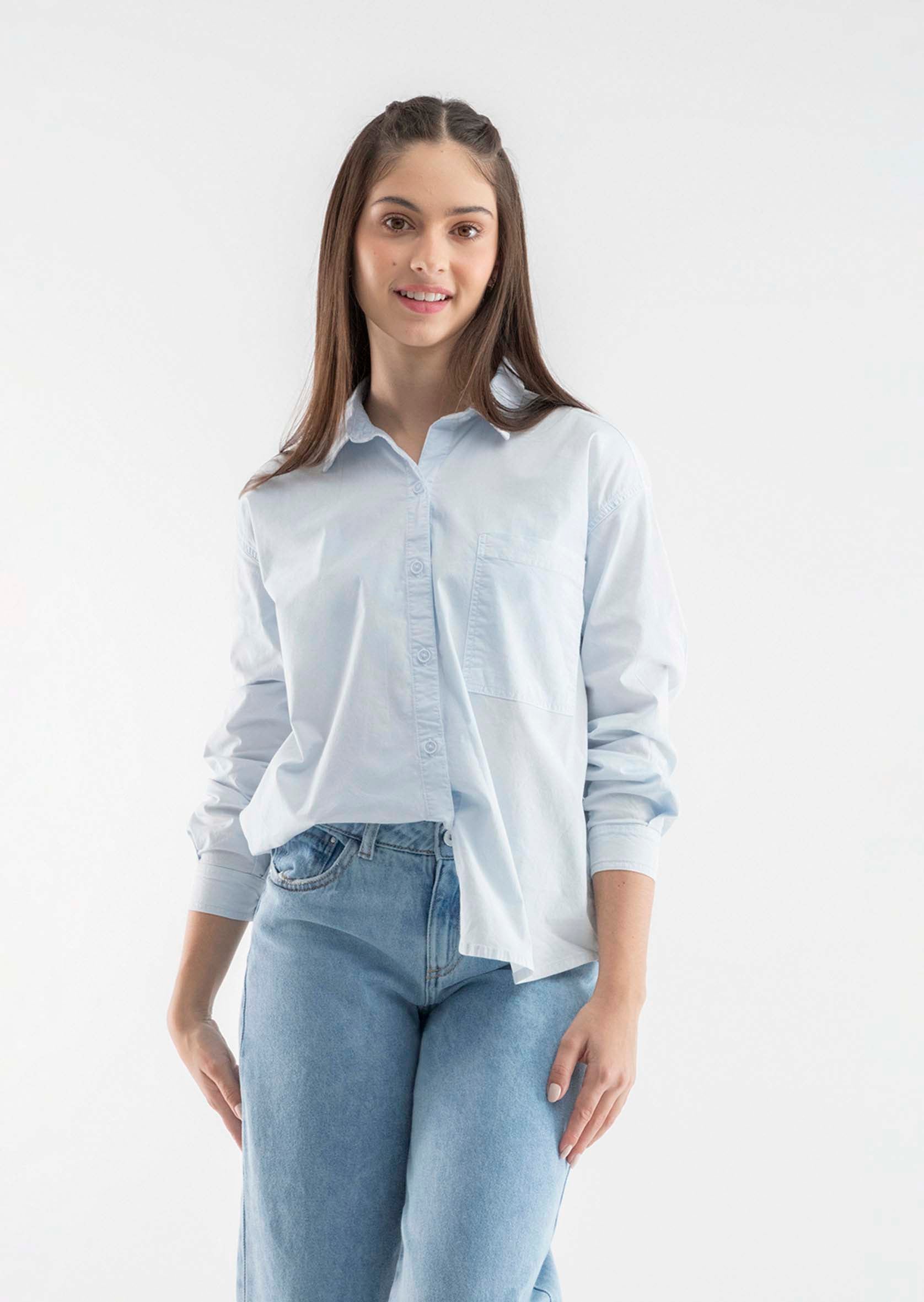 Blusa oversize azul claro y manga larga para jóvenes