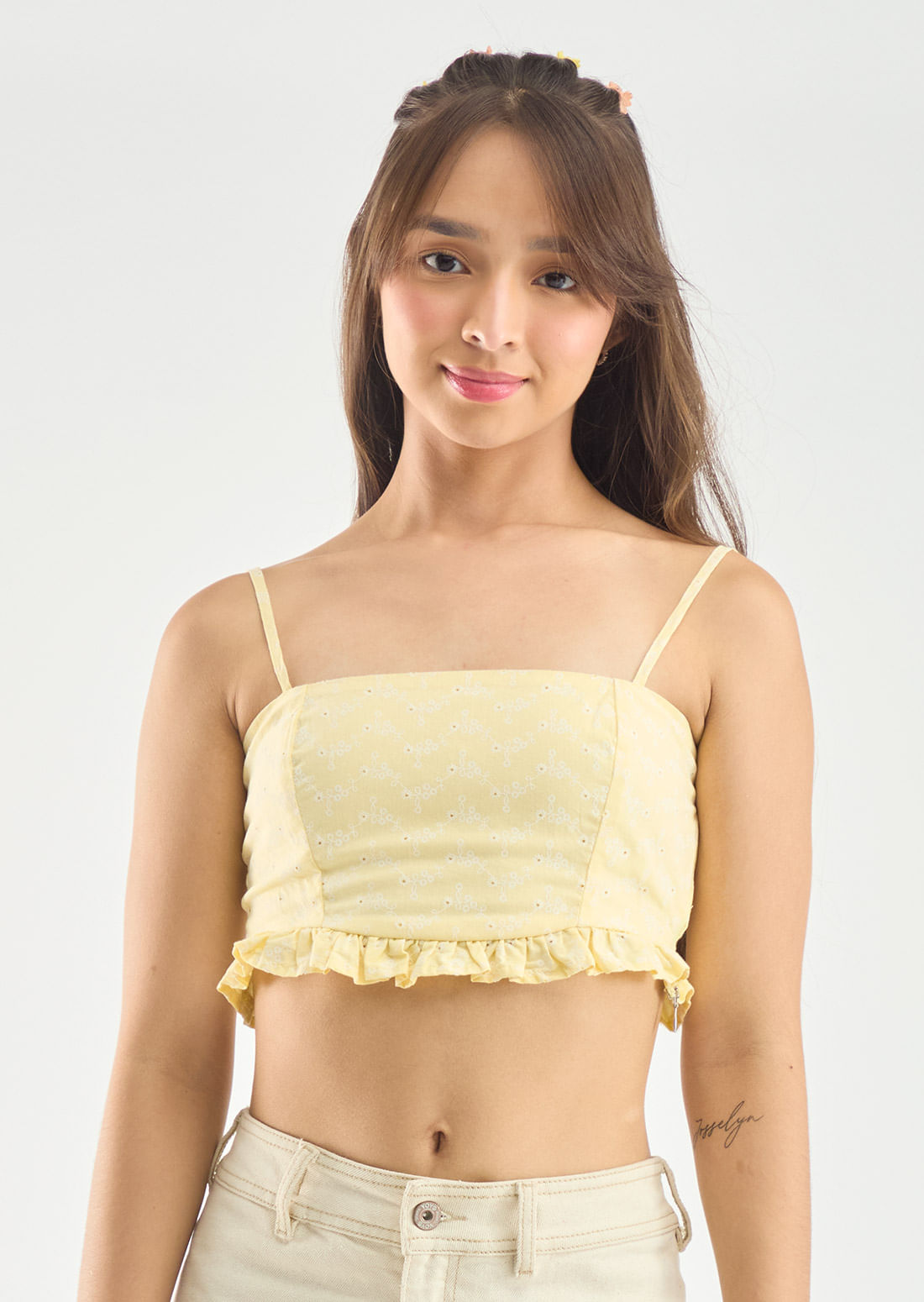 Blusa de tiras amarillo pastel en ojalillo para jóvenes