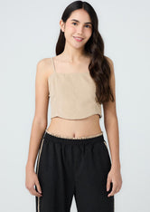 Blusa arena con cortes en frente para jóvenes