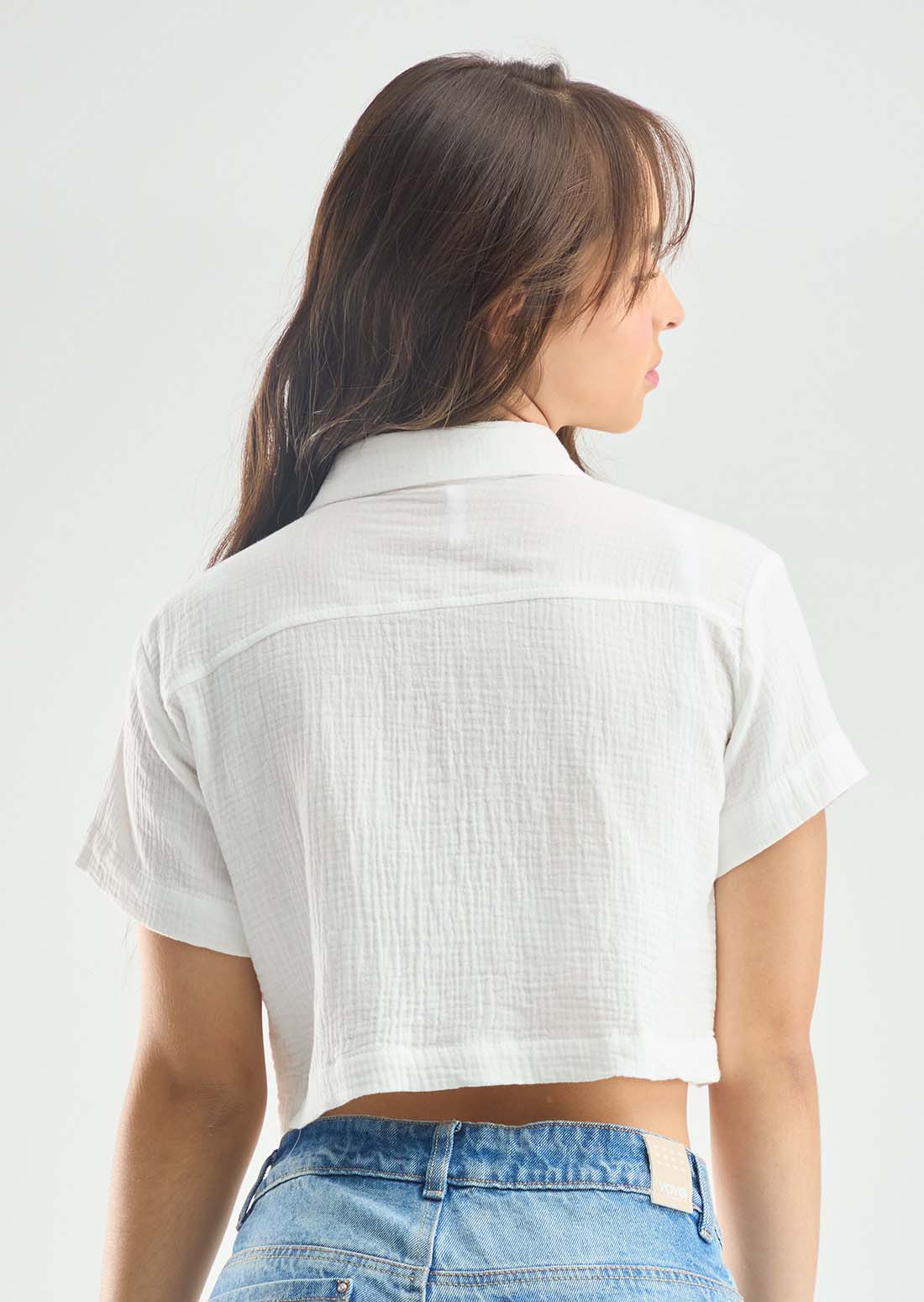 Blusa marfil manga corta y tela con efecto para adolescentes