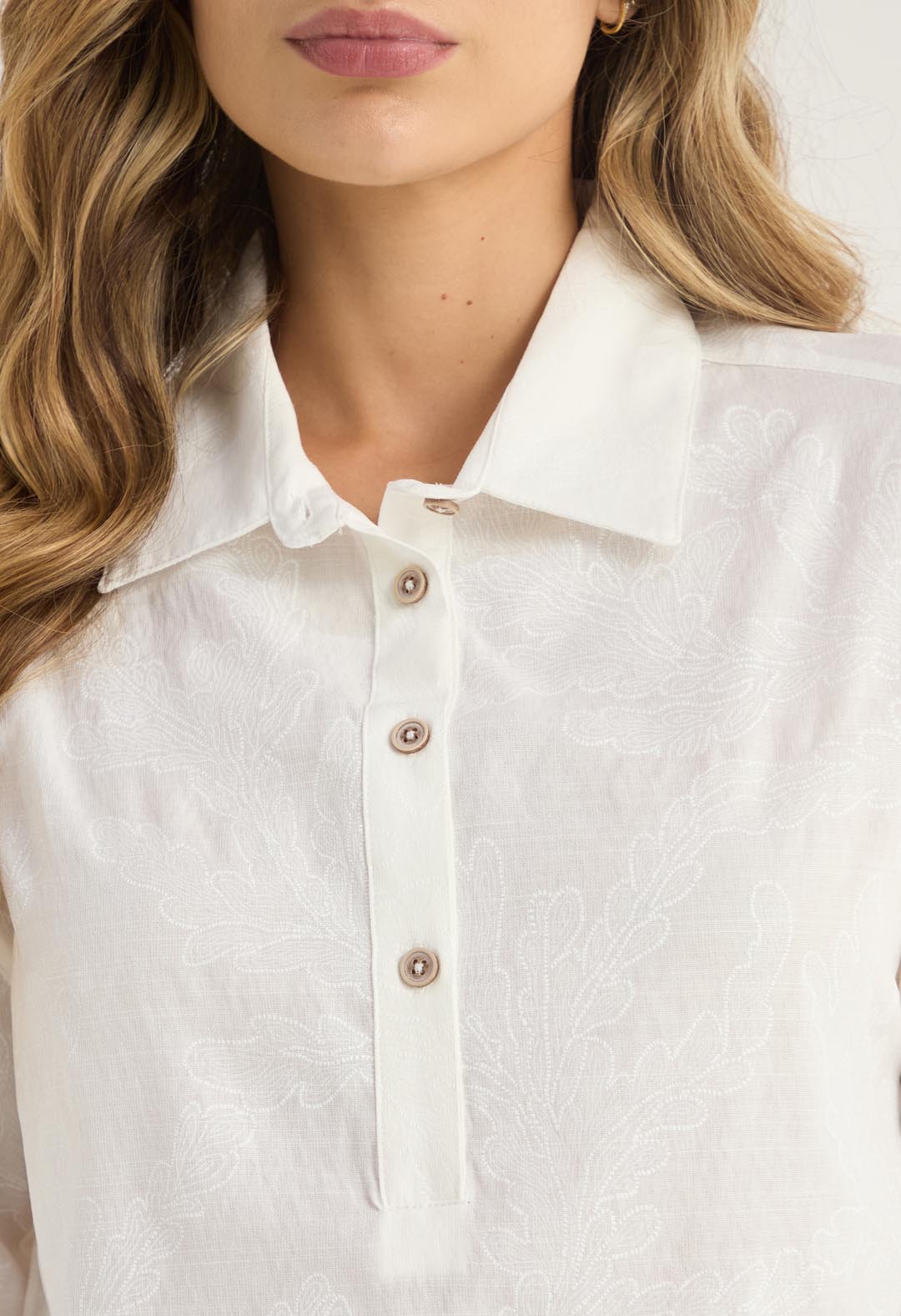 Blusa marfil con charreteras para mujeres