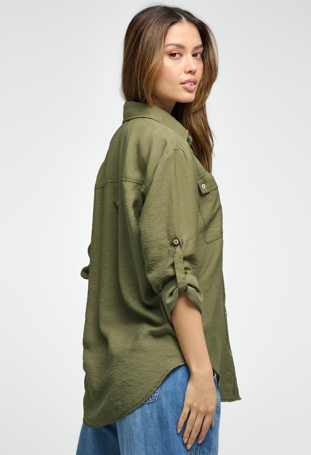 Blusa verde militar con charreteras para mujeres