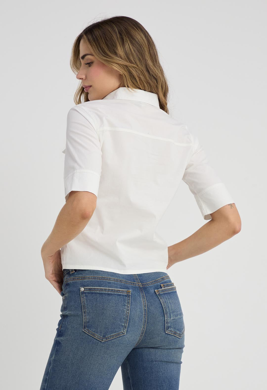 Blusa marfil con bolsillos para mujeres