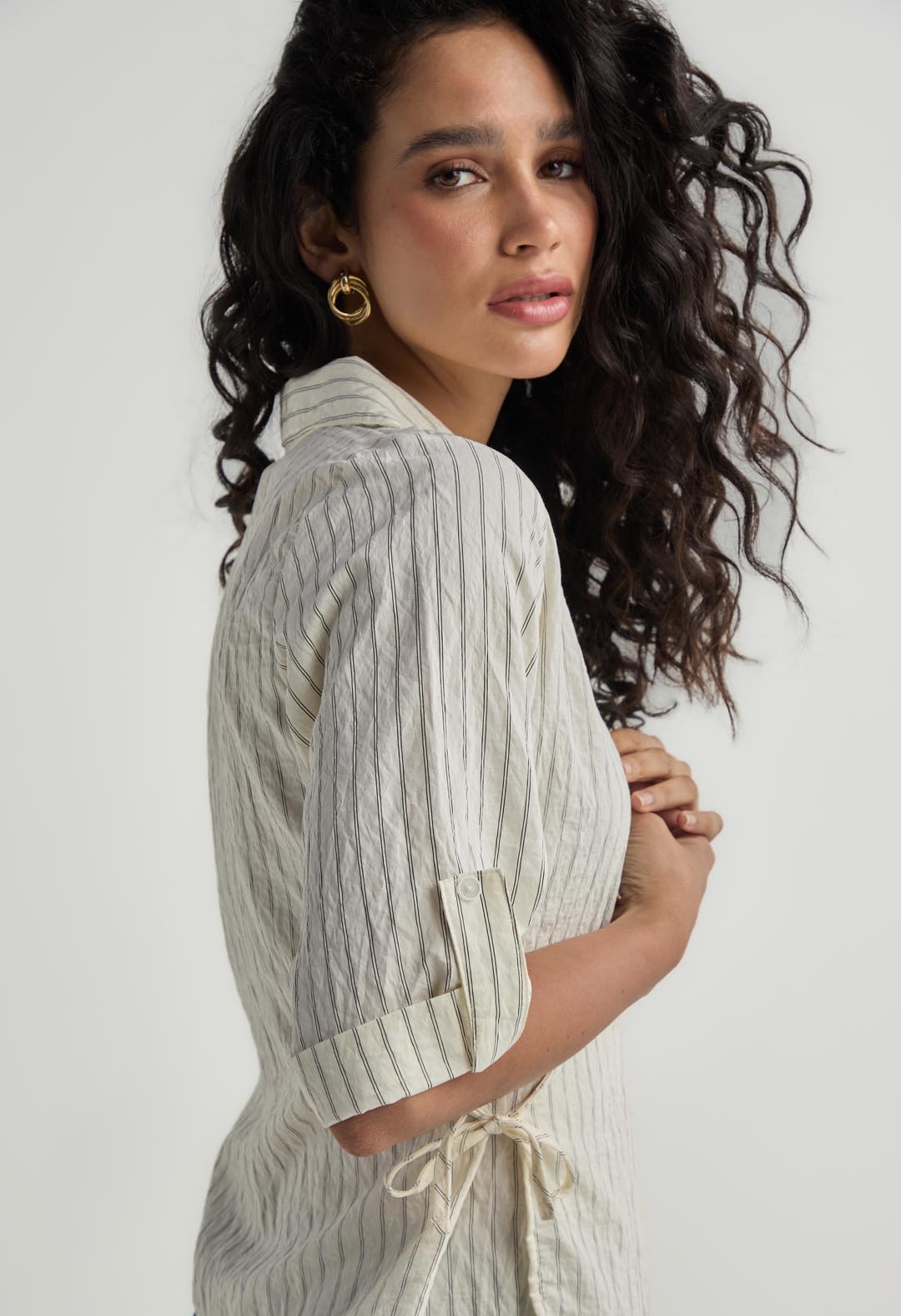 Blusa marfil con amarre en lateral para mujer