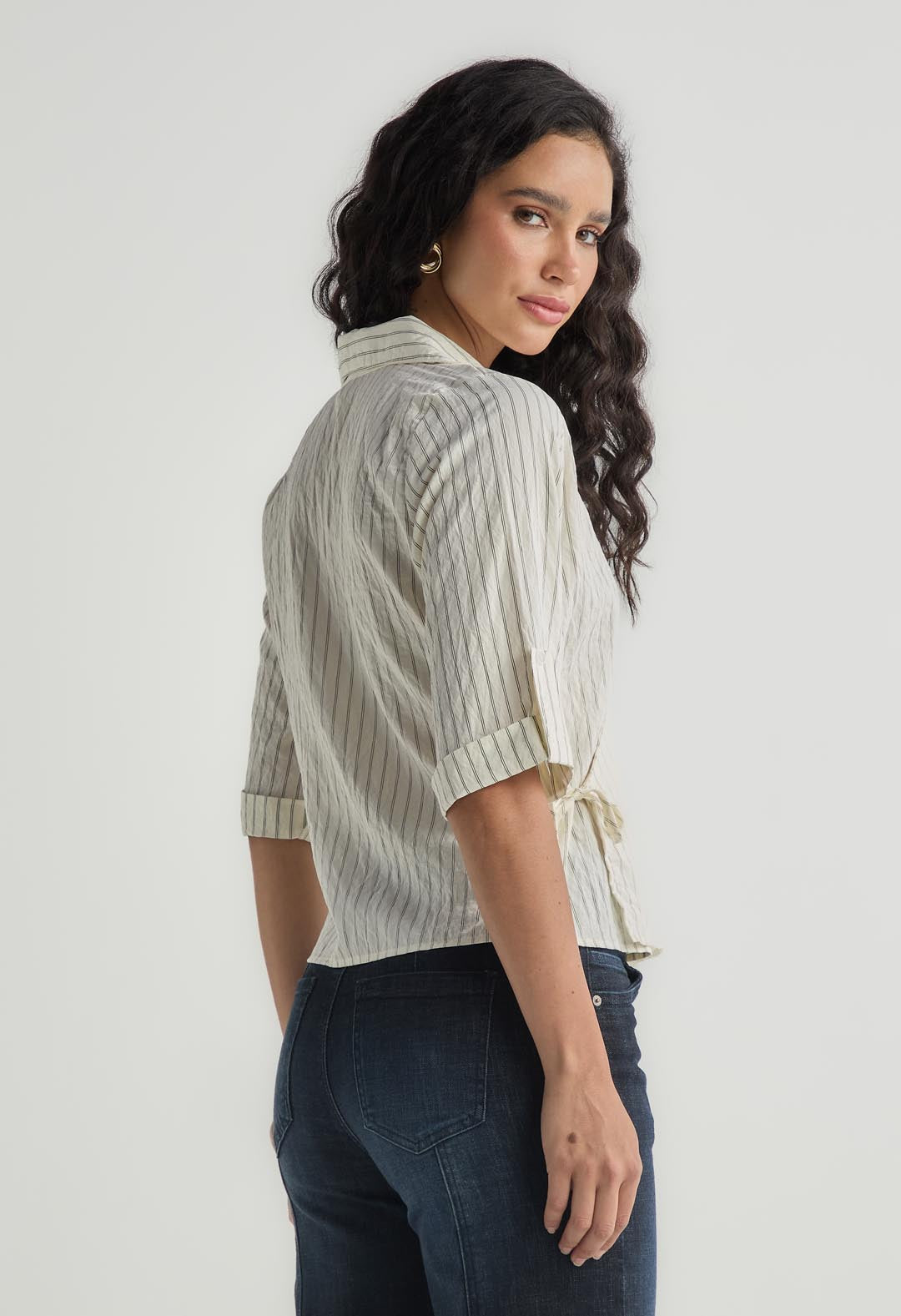 Blusa marfil con amarre en lateral para mujer