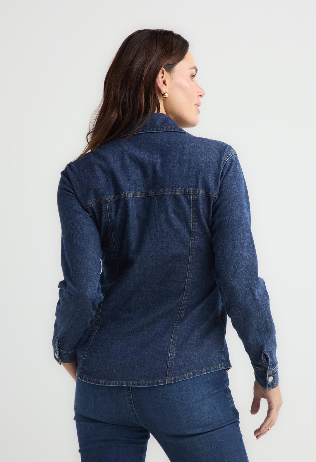 Camisa tono oscuro de manga larga para mujer