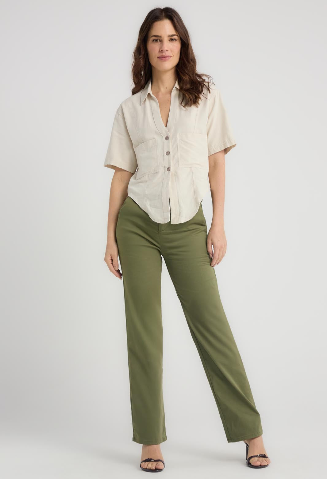 Blusa marfil con entorchado en frente para mujeres