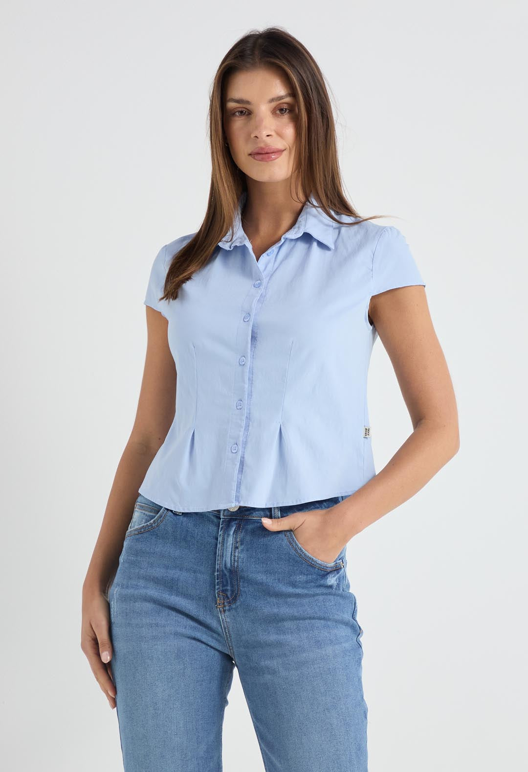 Blusa azul claro con pinzas para mujeres