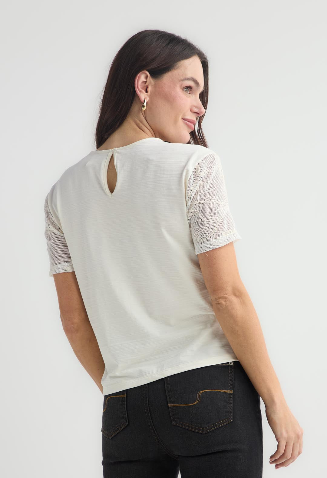 Blusa de manga corta marfil con textura para mujer