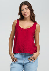 Blusa roja con escote en V para mujeres