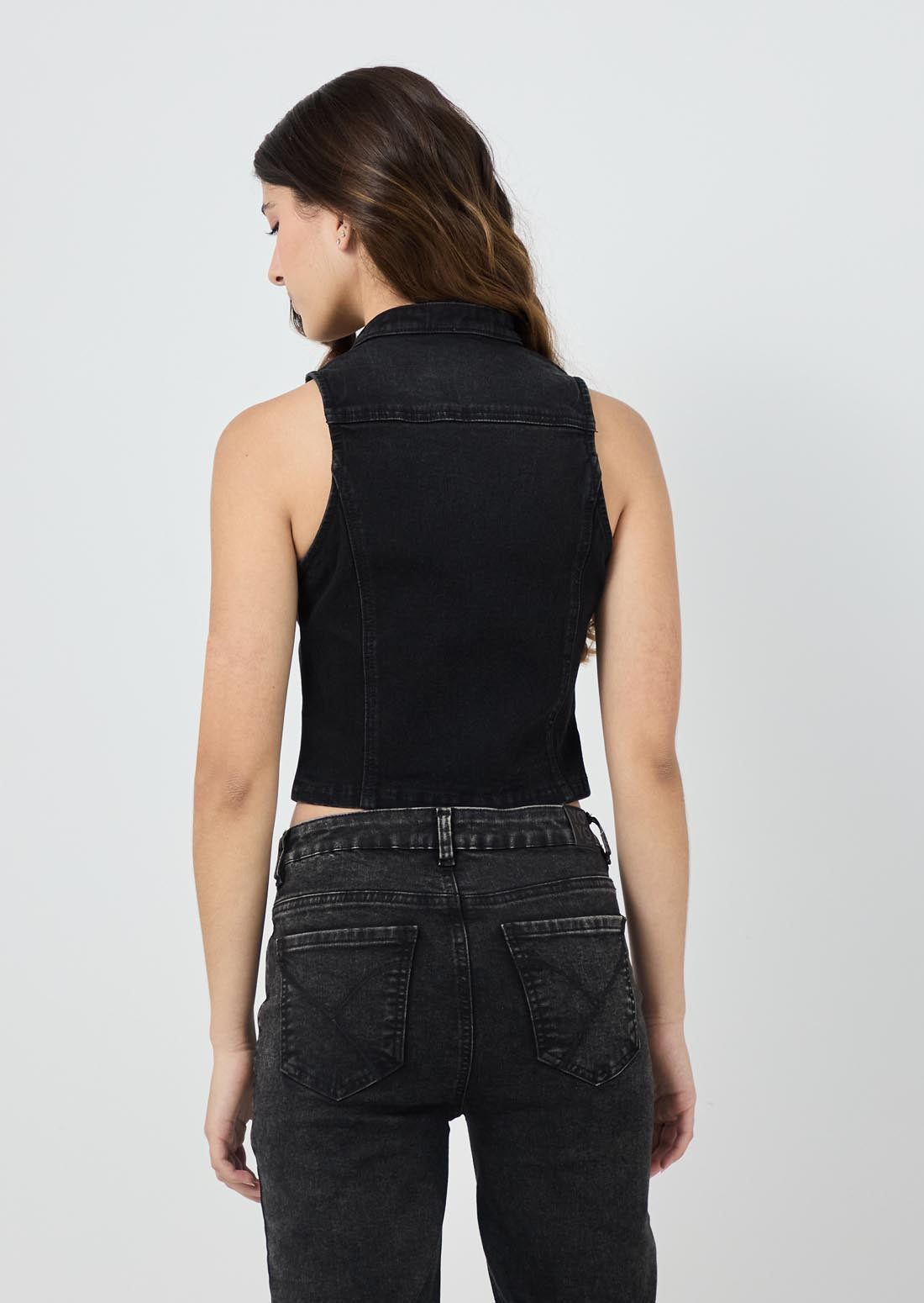 Blusa negra en denim con cierre para jóvenes