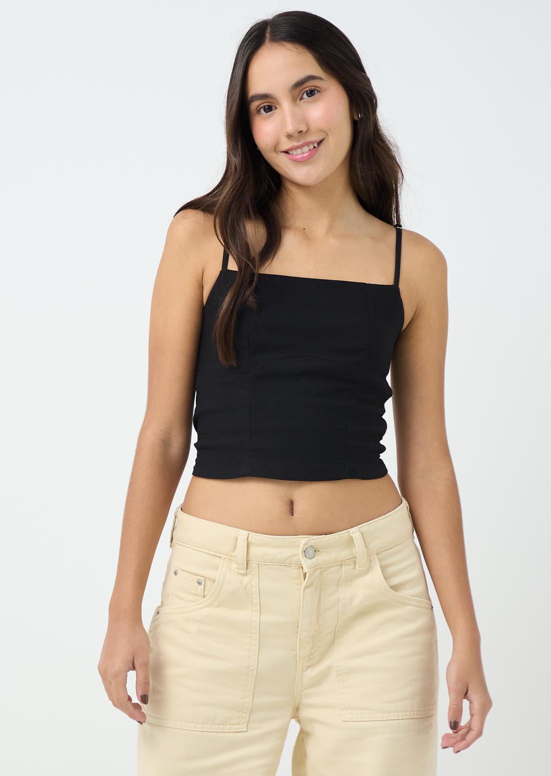 Blusa negra con cortes frente para jóvenes