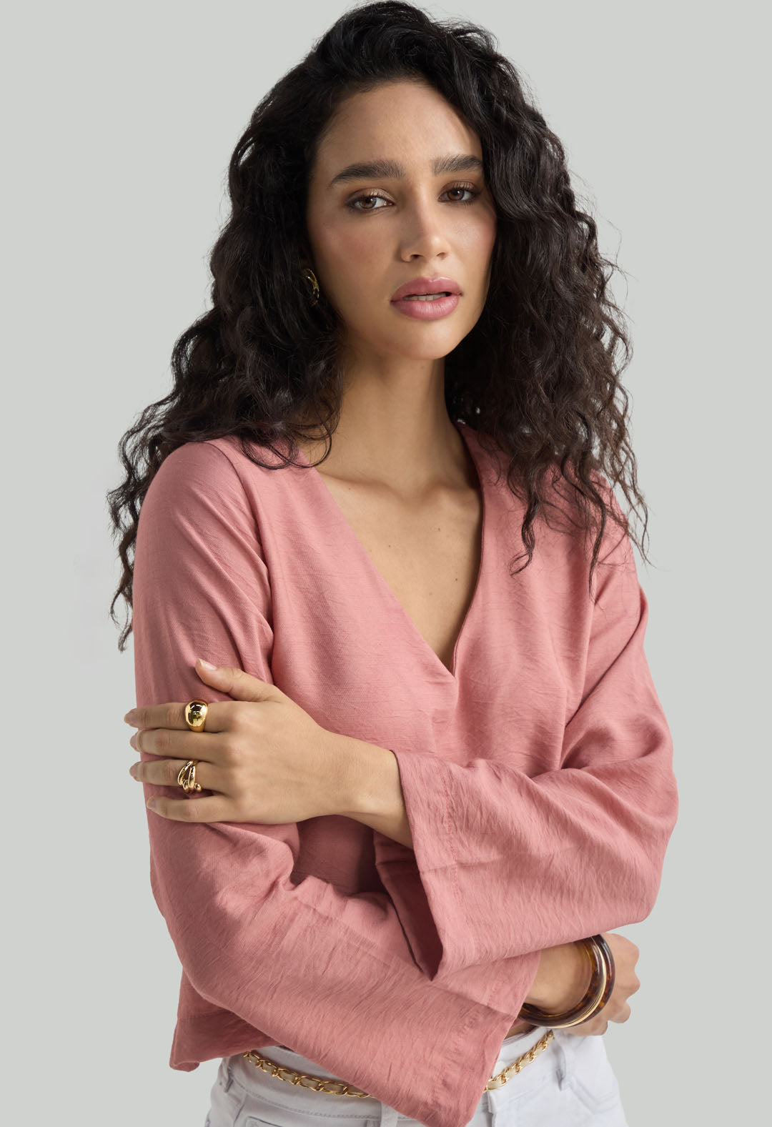 Blusa rosa rubor con cuello en v para mujer