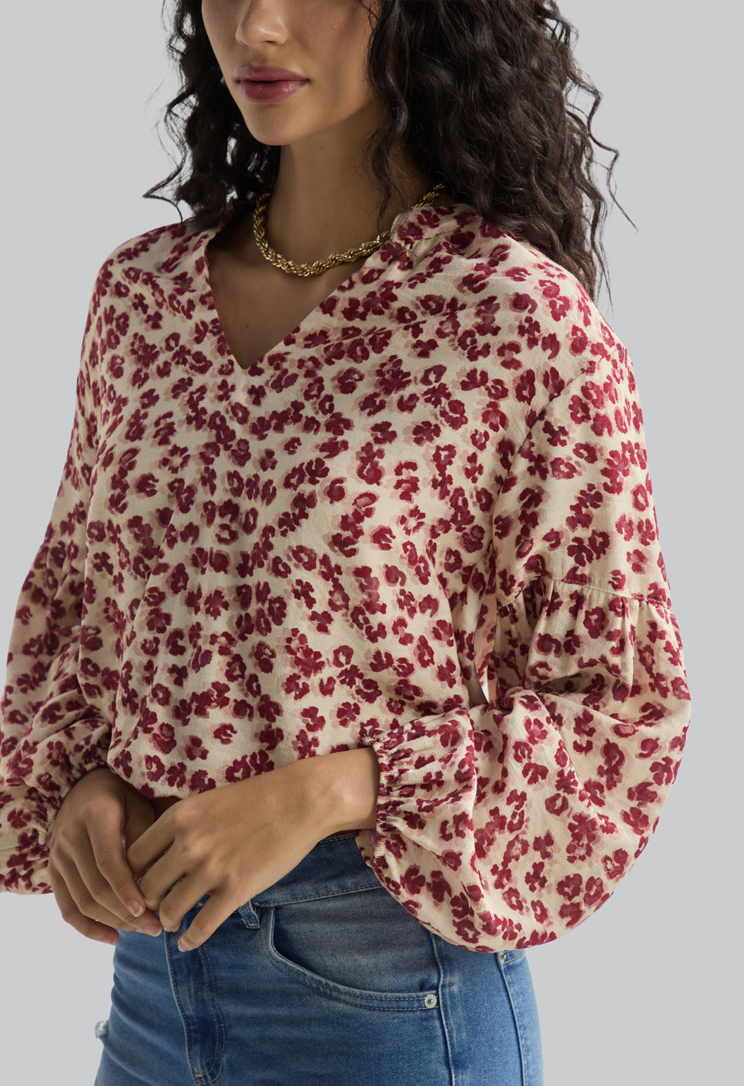 Blusa marfil y mangas con volumen para mujer