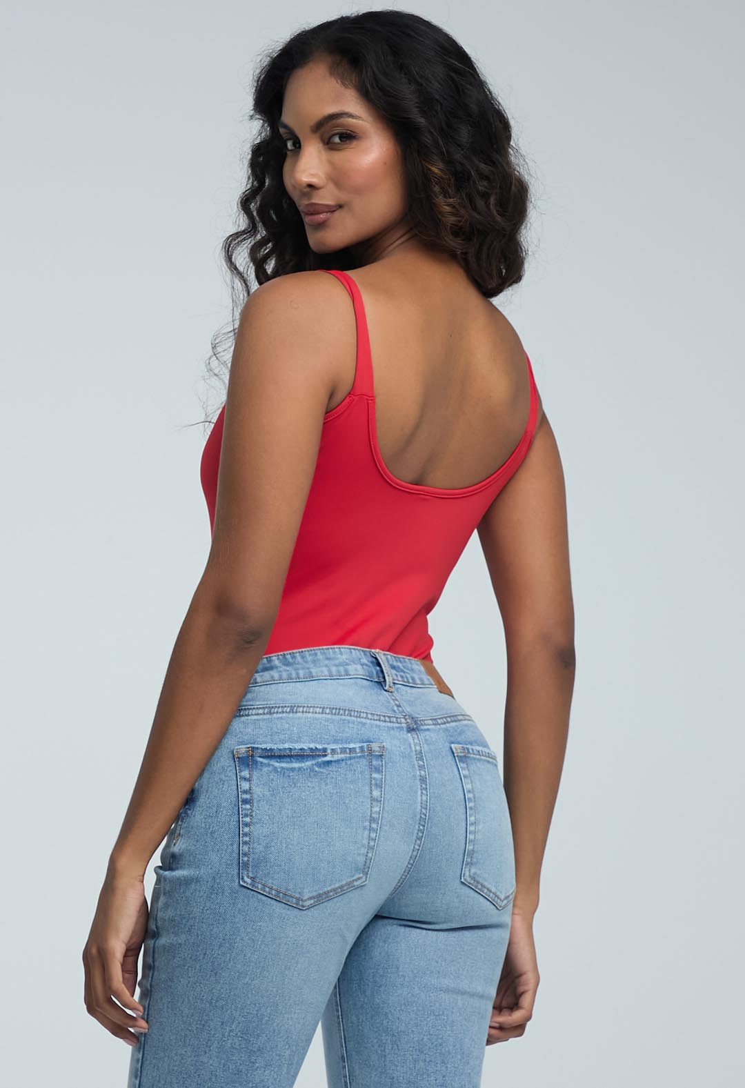 Body rojo intenso con argollas para mujeres