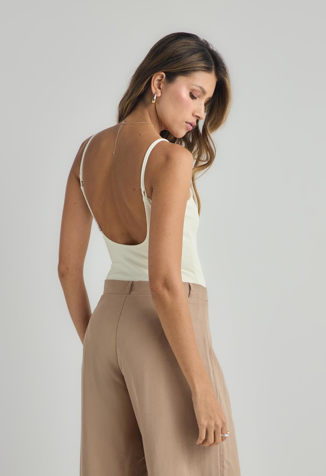 Body marfil con espalda pronunciada para mujeres