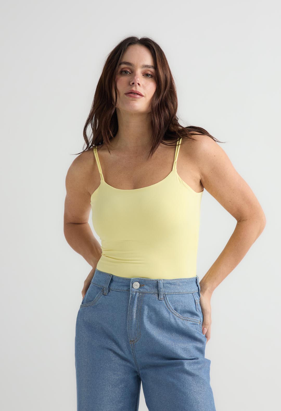 Body amarillo claro con espalda descubierta para mujer