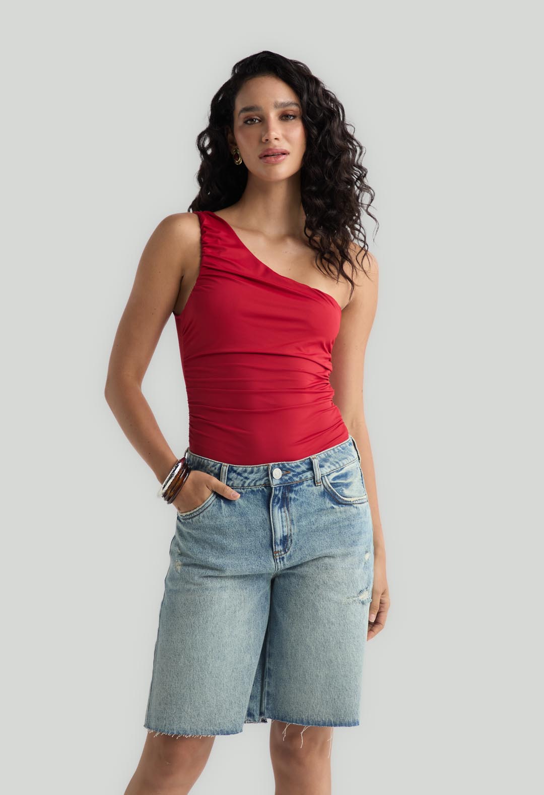 Body rojo drapeado para mujer