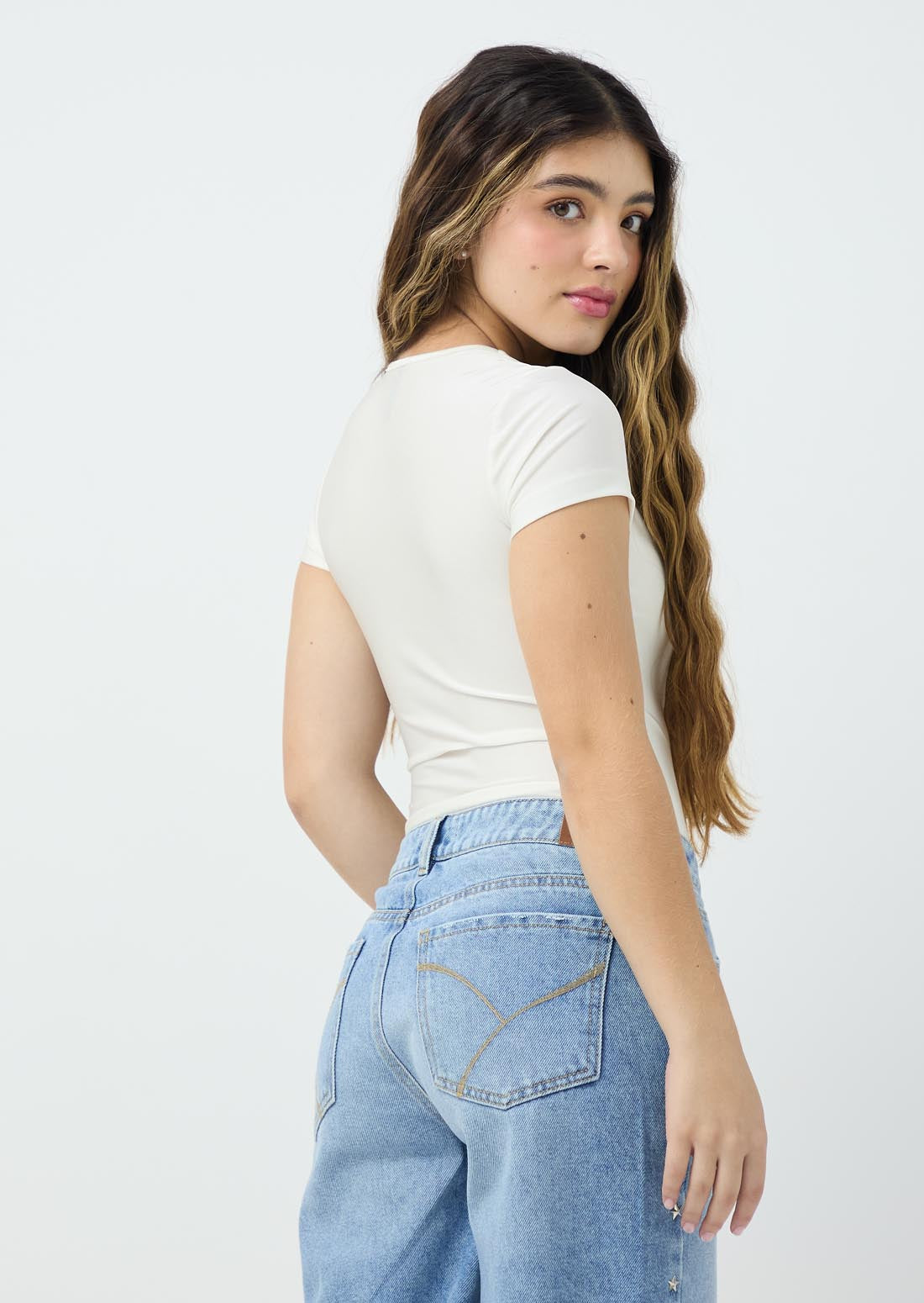 Body marfil con abertura en centro para jóvenes