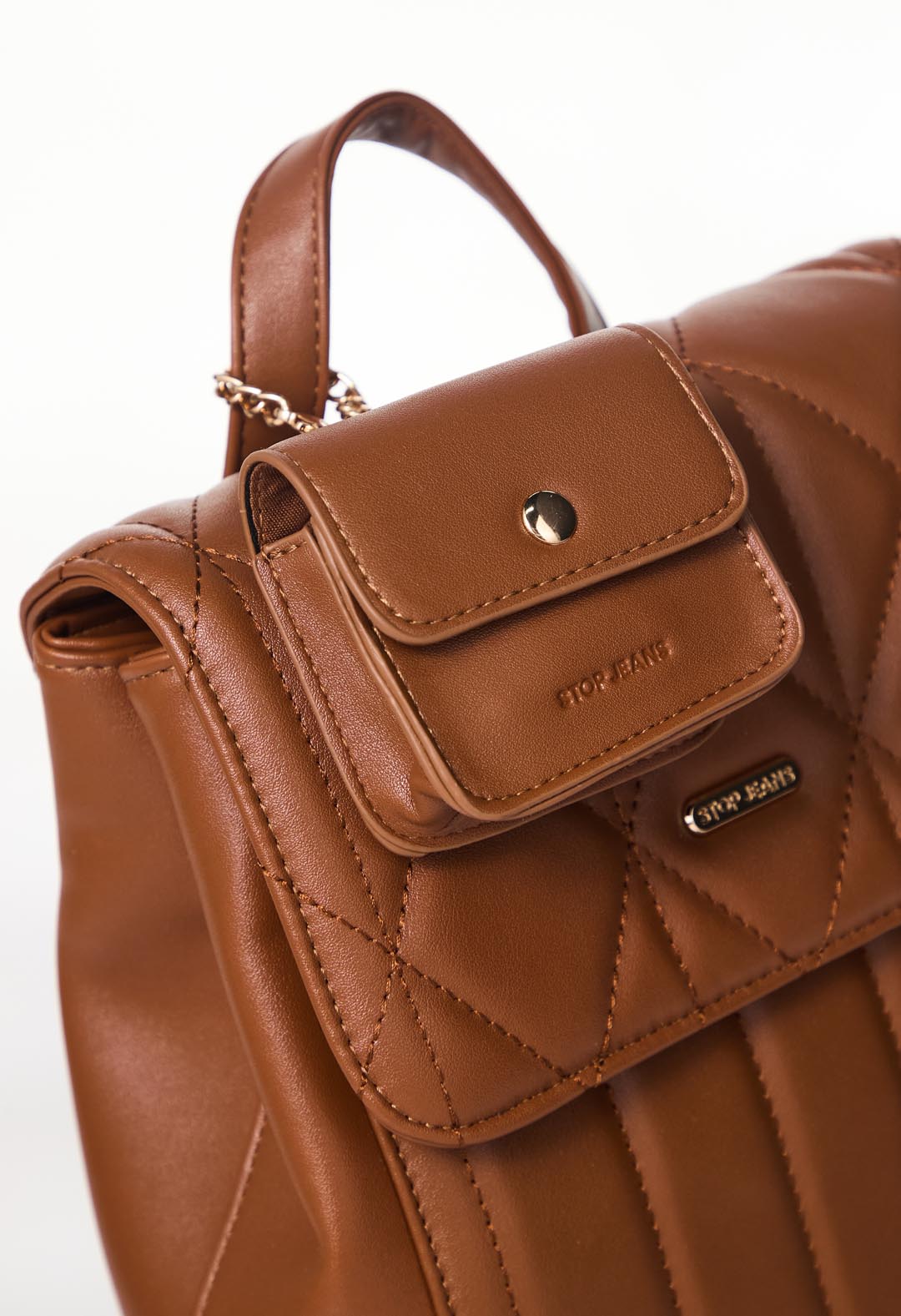 Bolso miel con tapa en frente