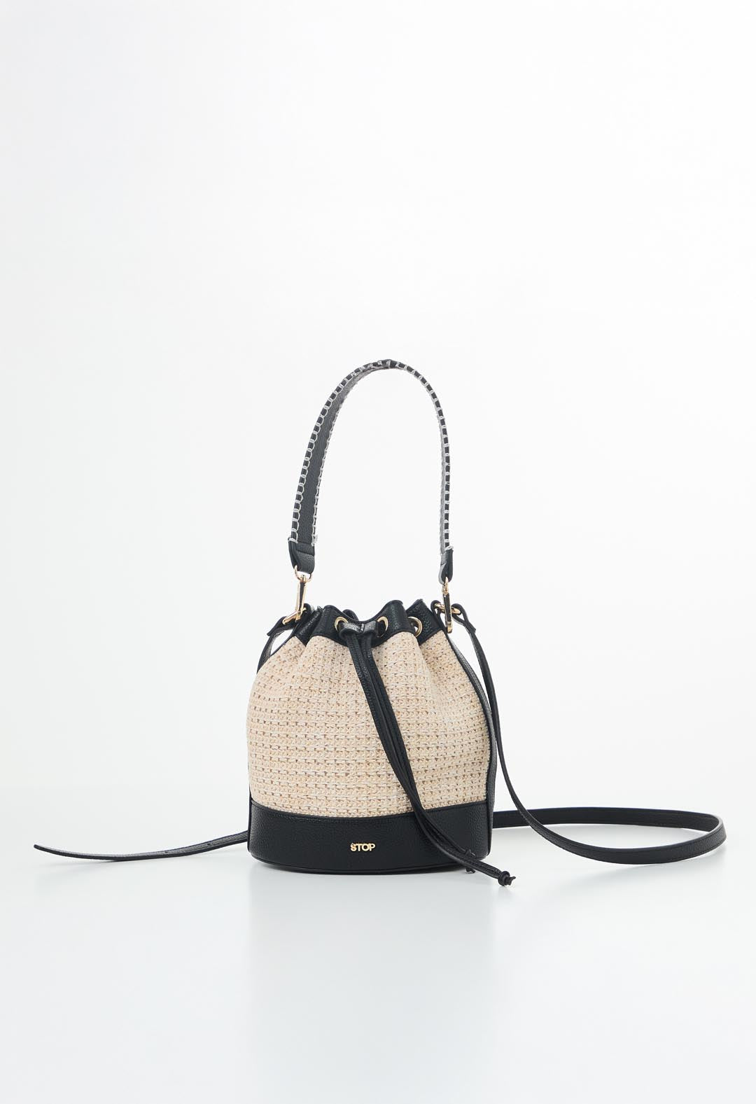 Bolso marfil con recogido