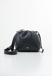 Bolso negro con recogido