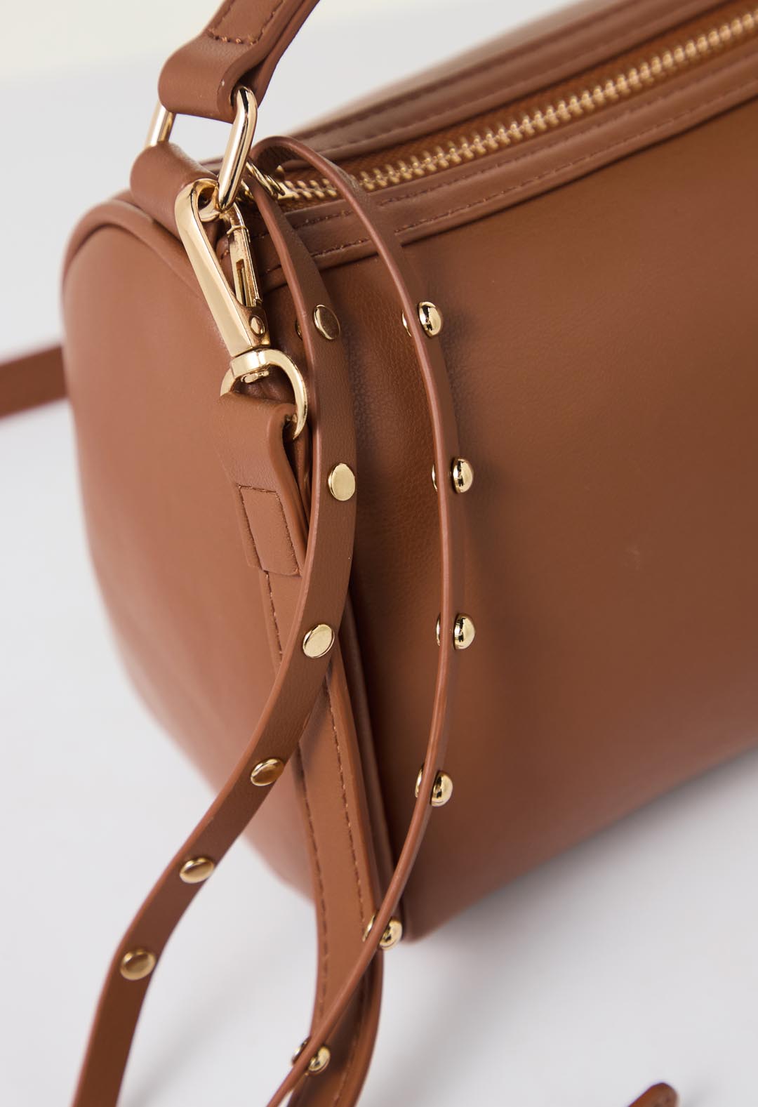 Bolso bandolera tono miel