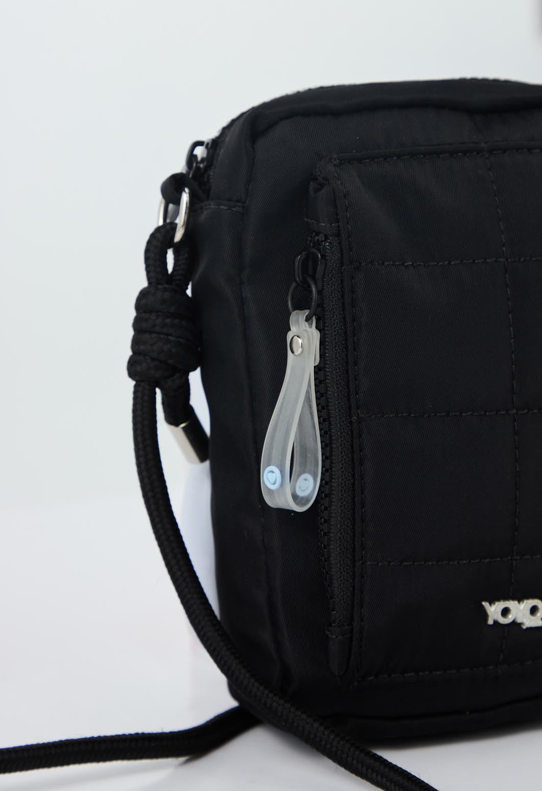 Bolso crossbody negro acolchado