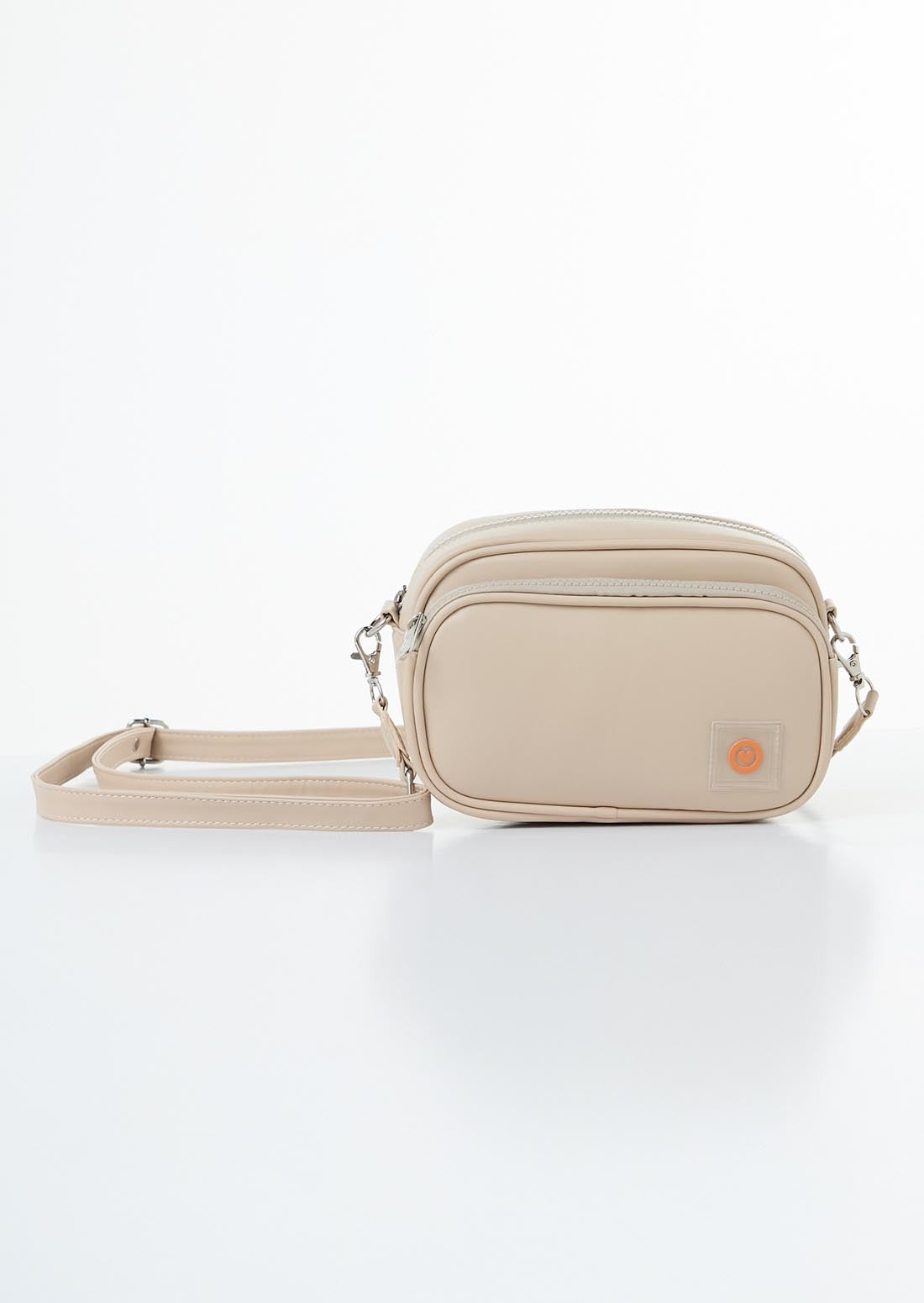 Bolso crossbody arena con apliques