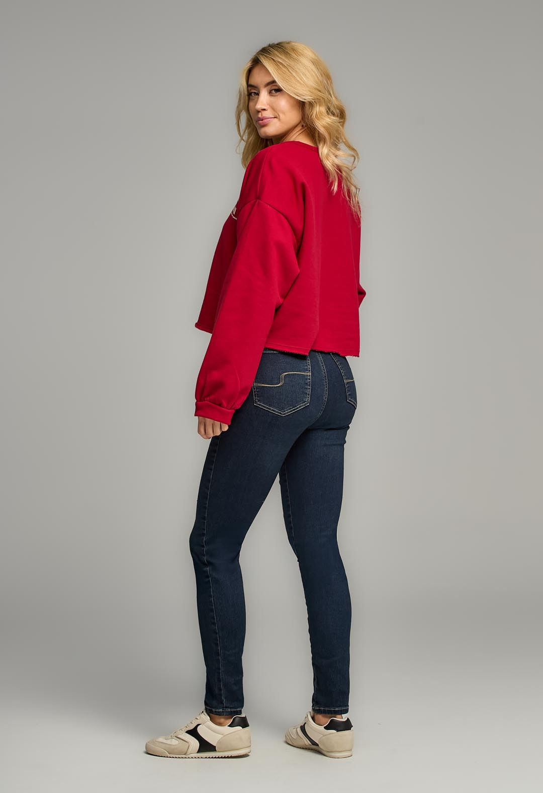 Buzo crop rojo estampado para mujeres