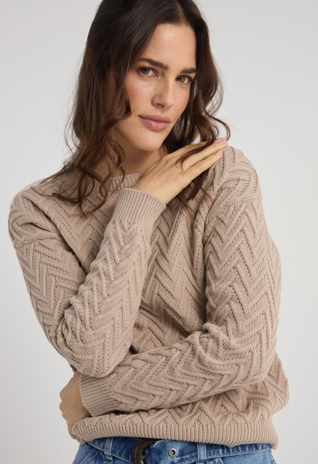 Buzo taupe tejido para mujer