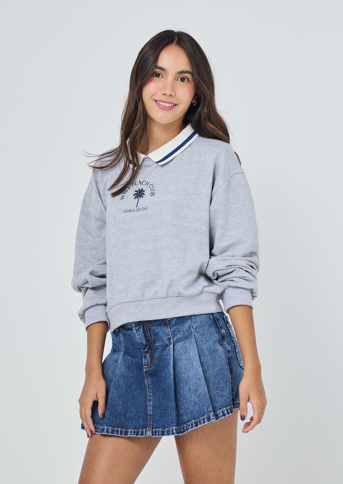Buzo gris con bordado en frente para jóvenes