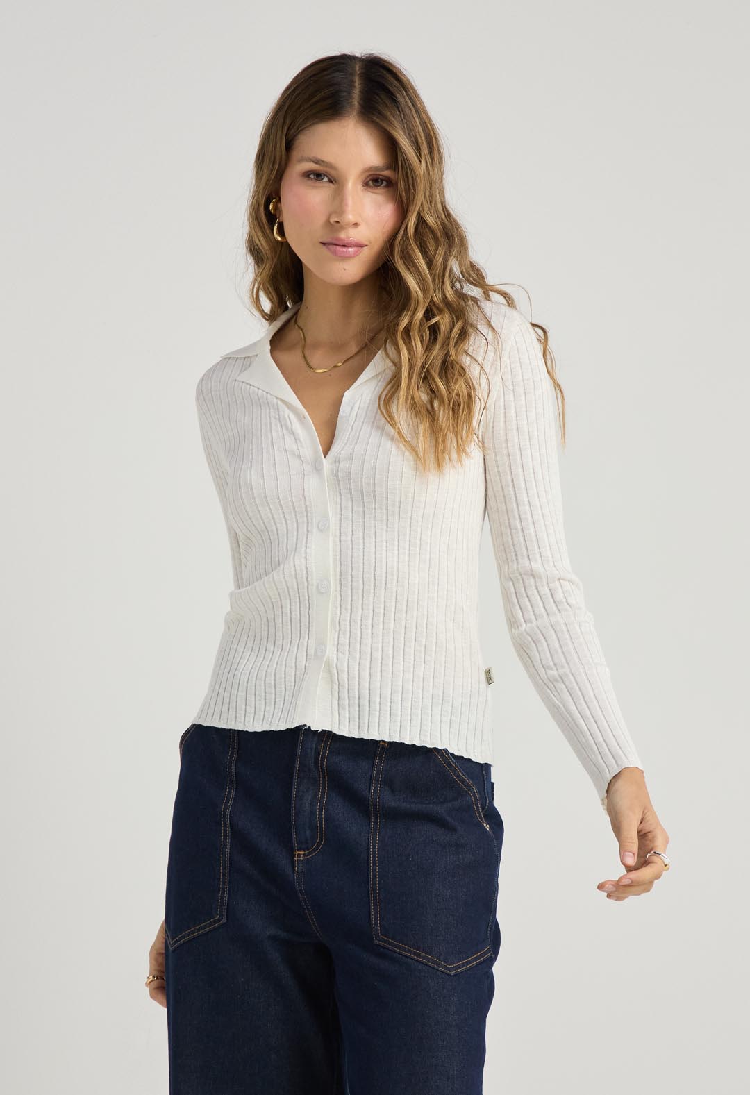 Camiseta marfil con cuello para mujer