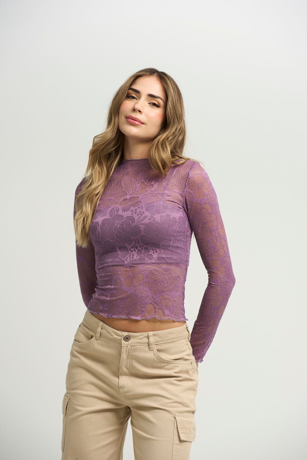 Camiseta uva en blonda para mujeres