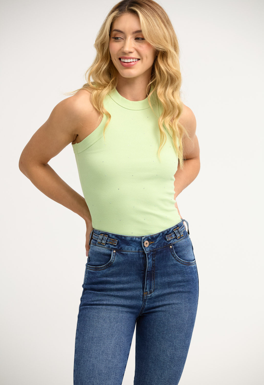 Camiseta verde claro aplique en frente para mujeres