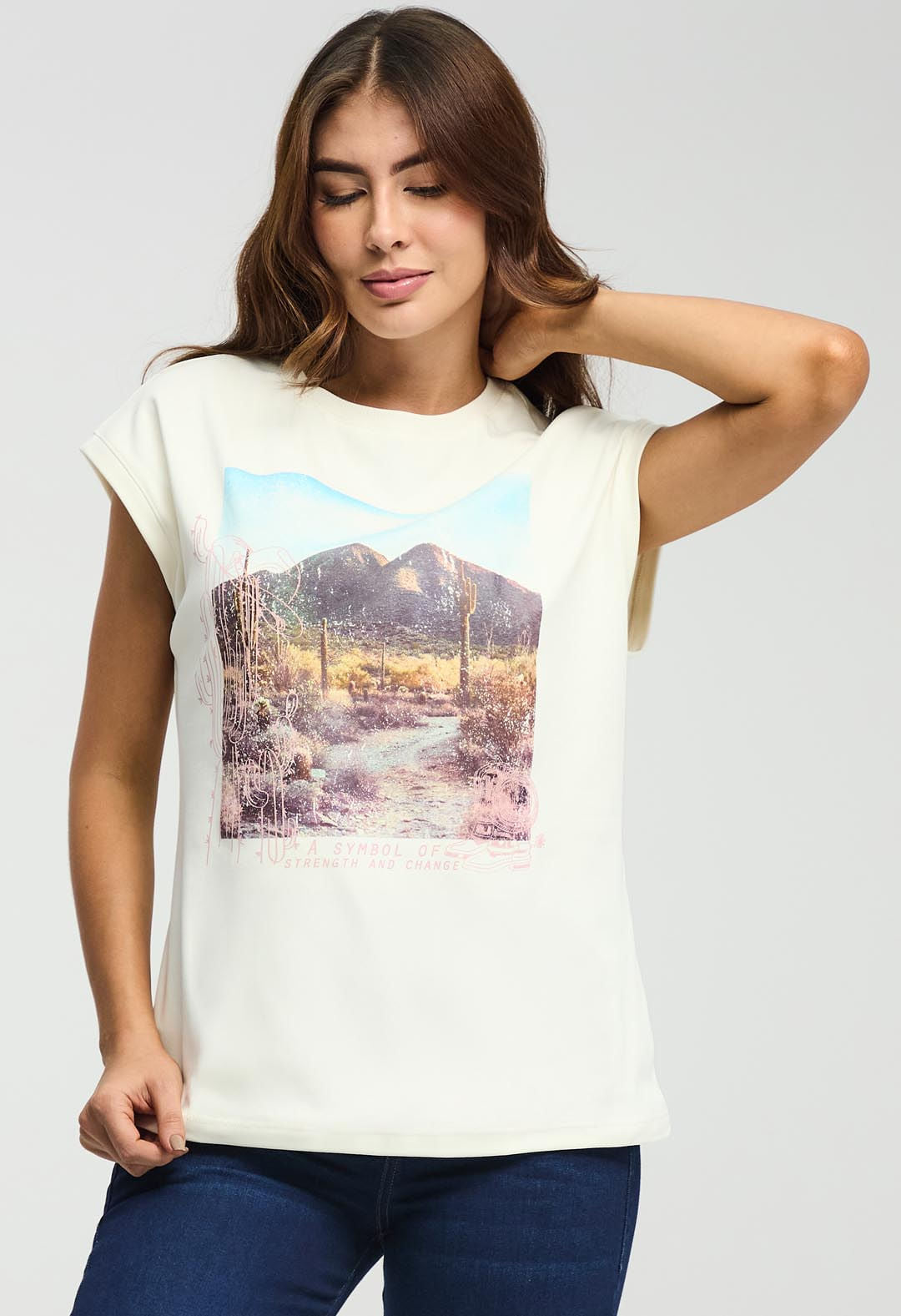 Camiseta marfil manga rodada para mujeres