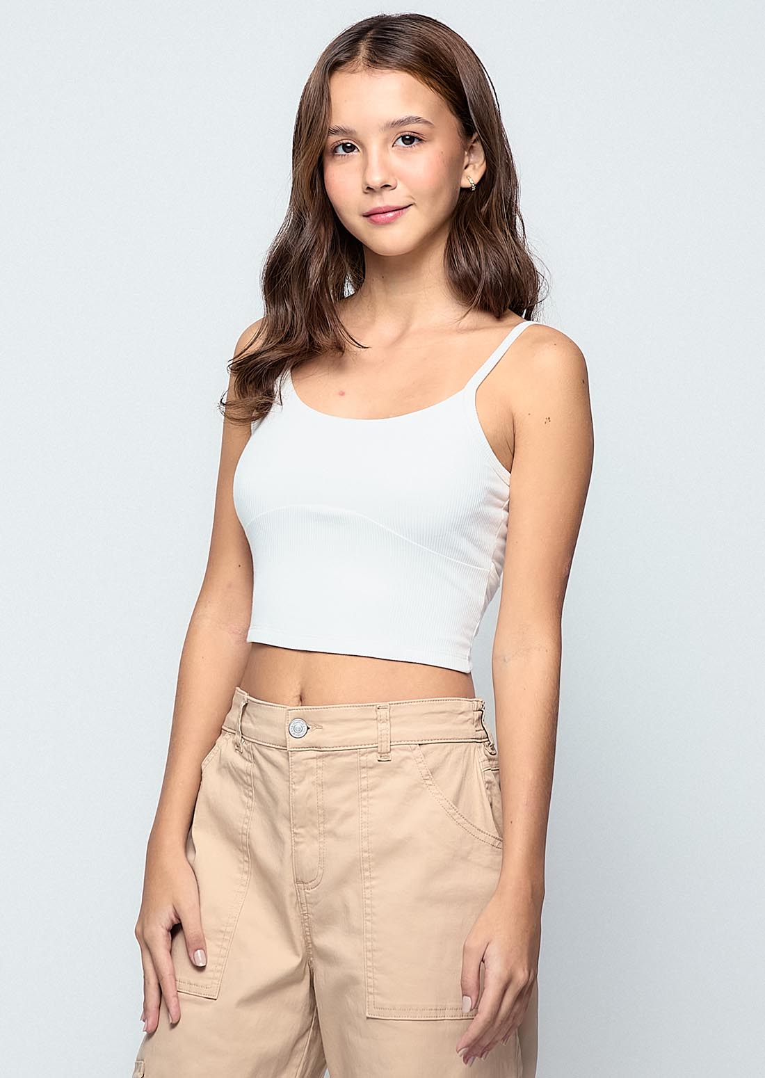Camiseta marfil con amarre en espalda para jóvenes