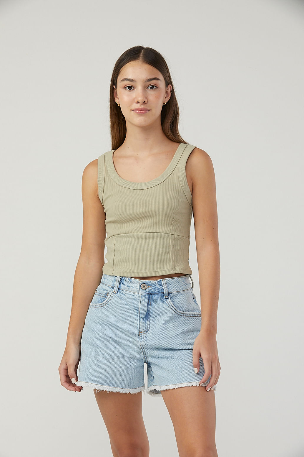 Camiseta pistacho con sesgos aéreos para adolescentes.
