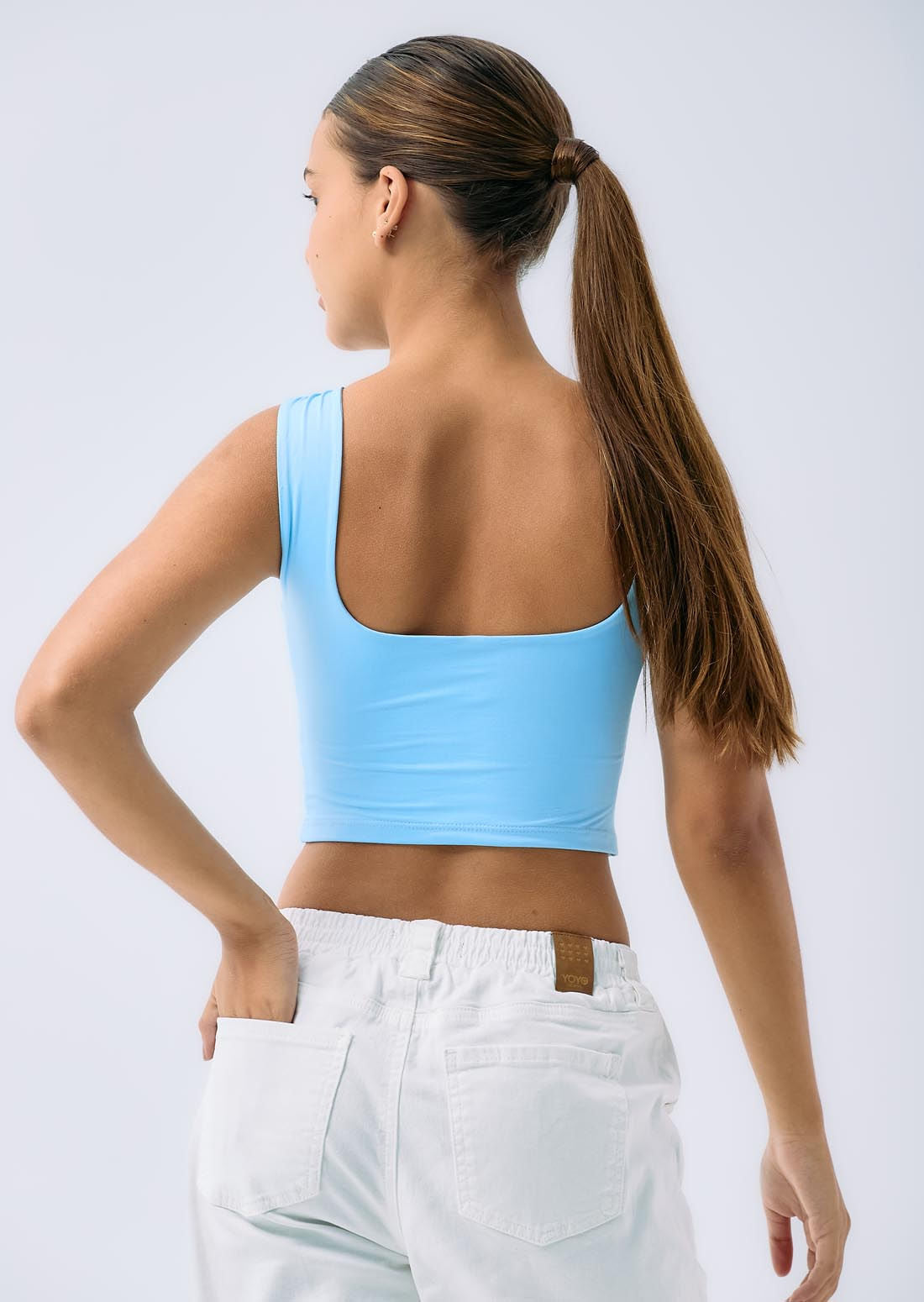 Camiseta azul claro escote en espalda para jóvenes