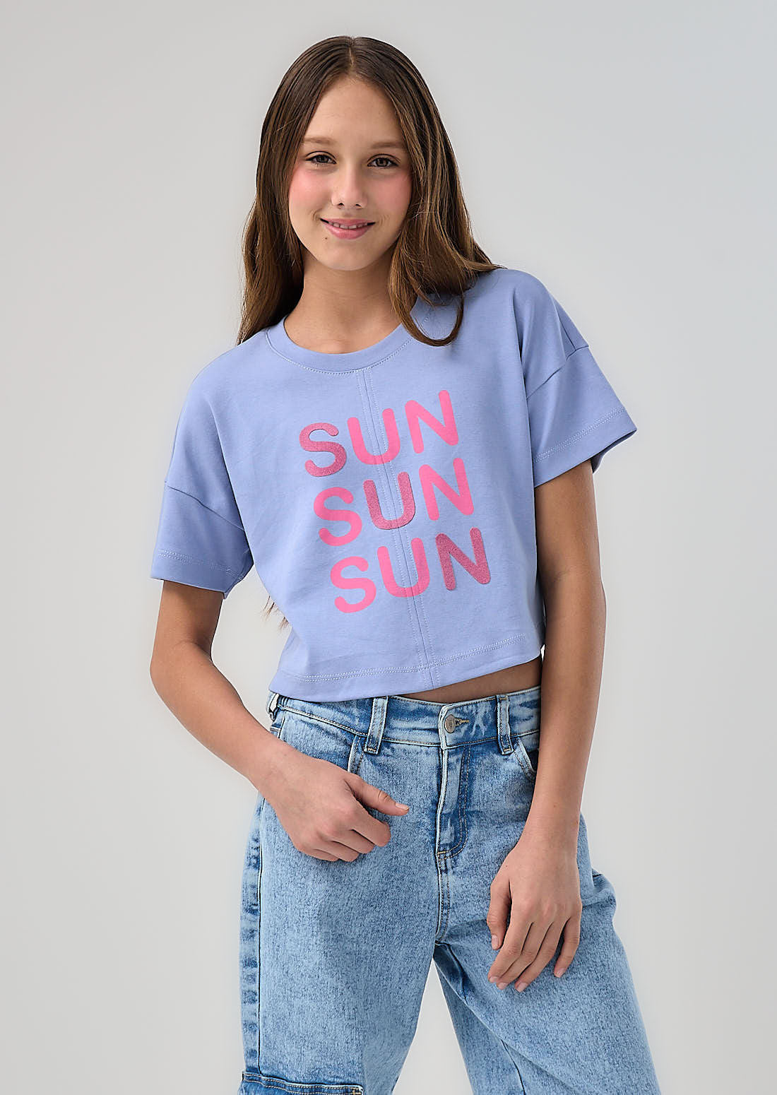 Camiseta azul hortensia con corte en frente para niñas