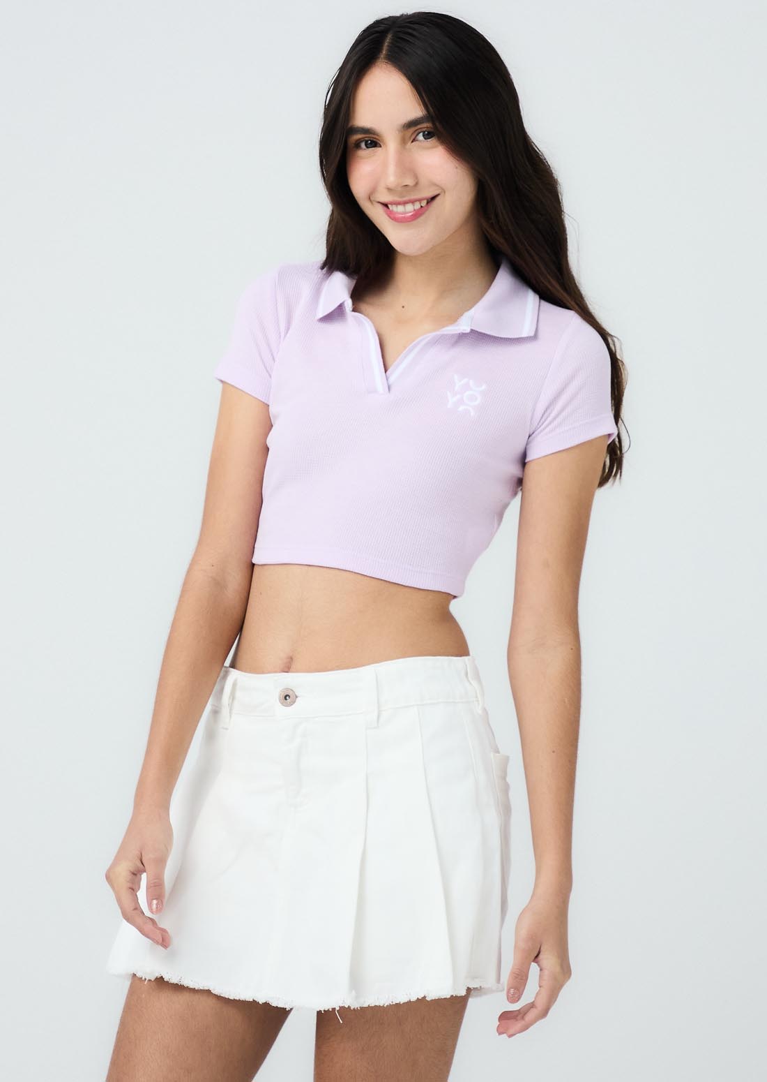 Camiseta lila claro tipo polo para jóvenes