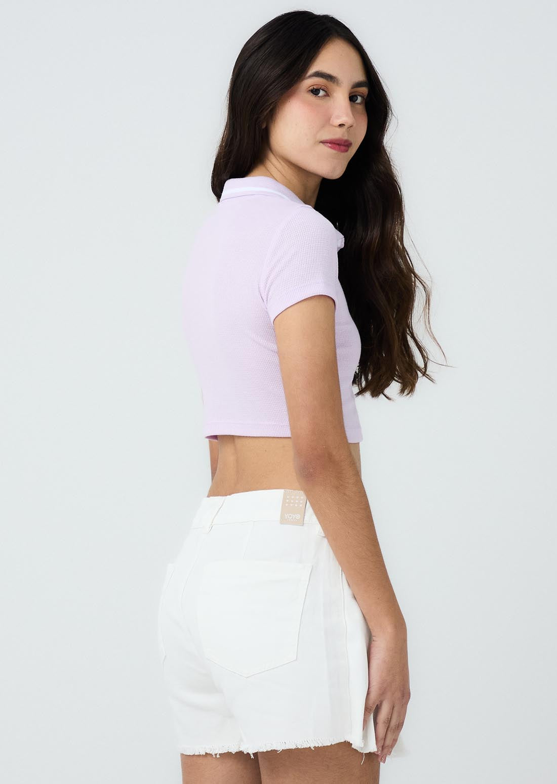 Camiseta lila claro tipo polo para jóvenes
