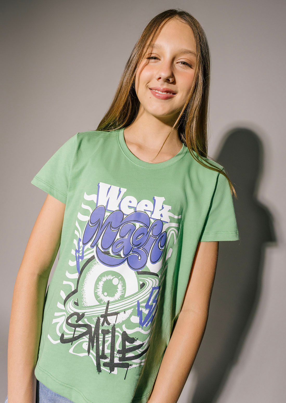 Camiseta verde jade con frente estampado para niñas