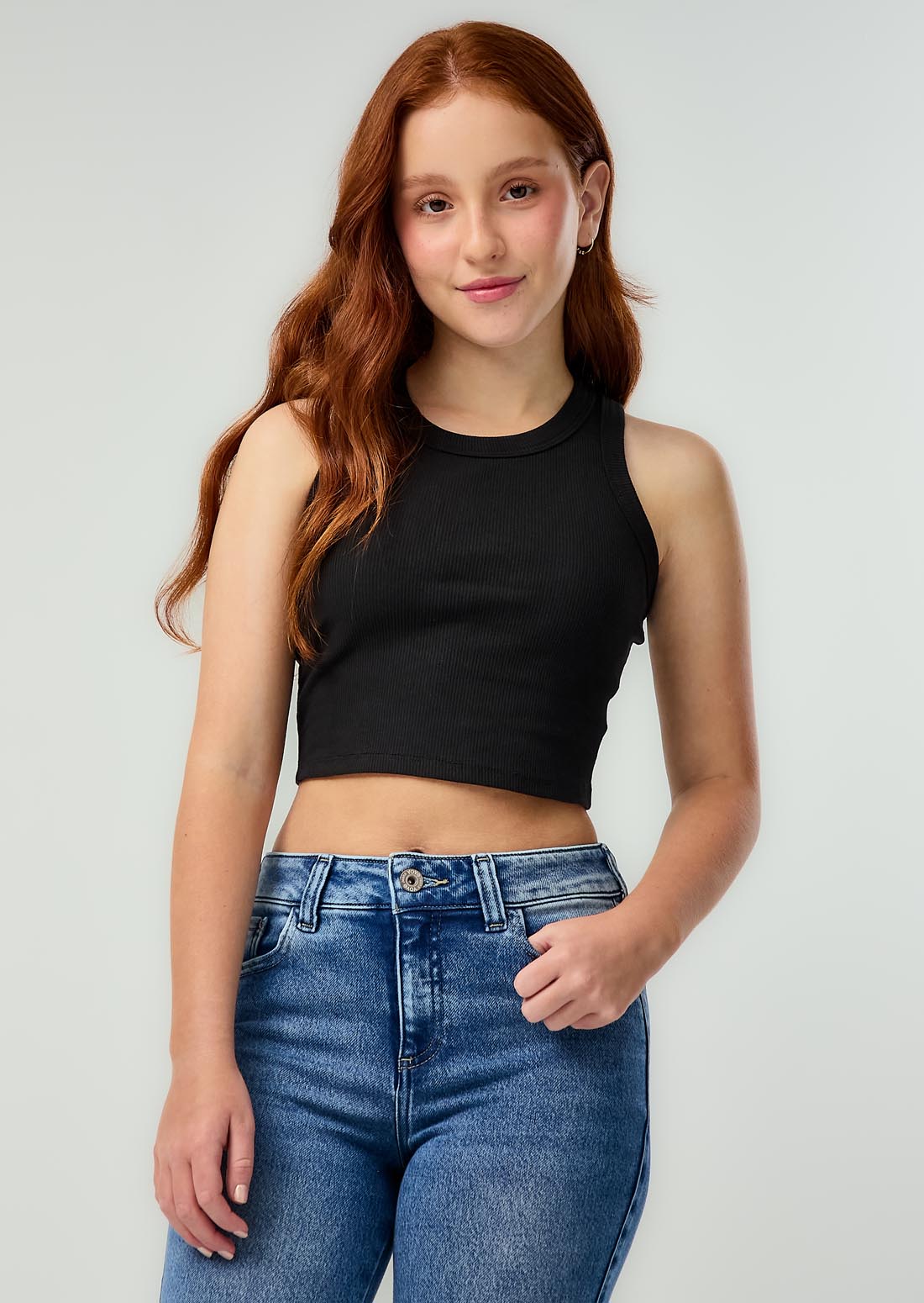 Camiseta negra, manga sisa y fondo entero para jóvenes