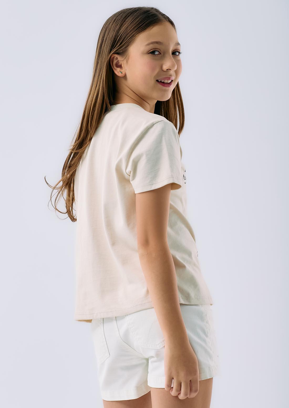 Camiseta arena estampada en frente para niñas