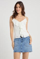 Camiseta marfil con boleros en escote para mujeres