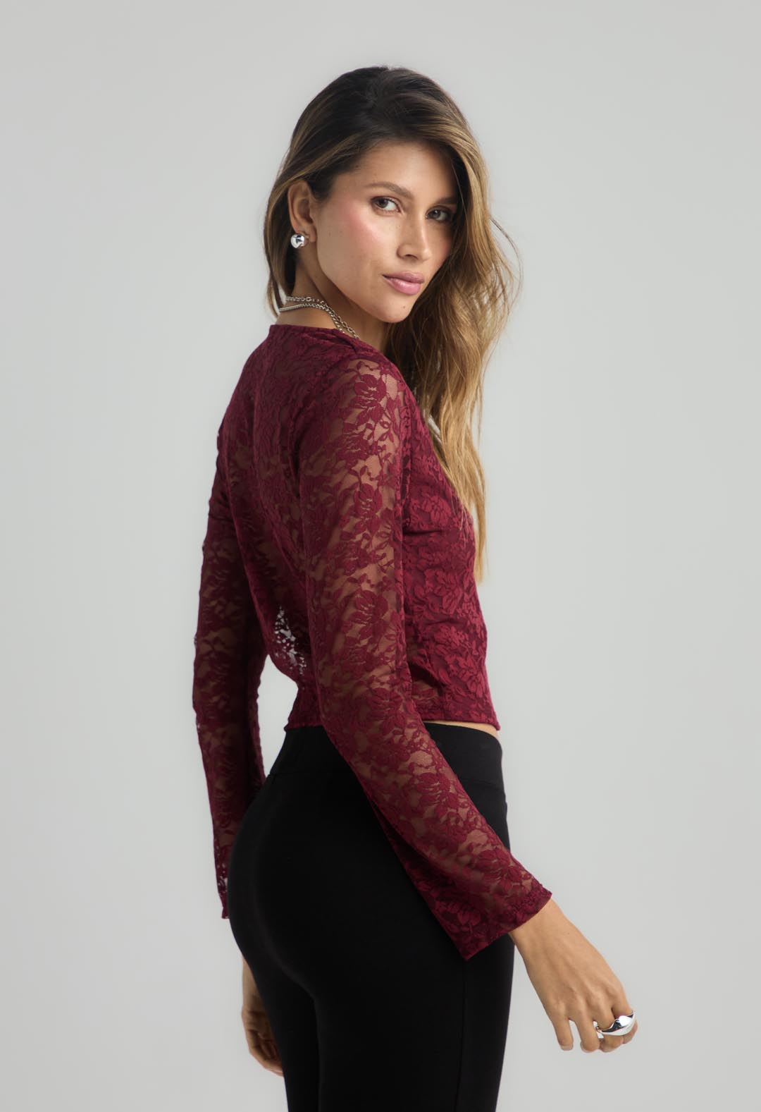 Camiseta vino con escote semicuadrado para mujer