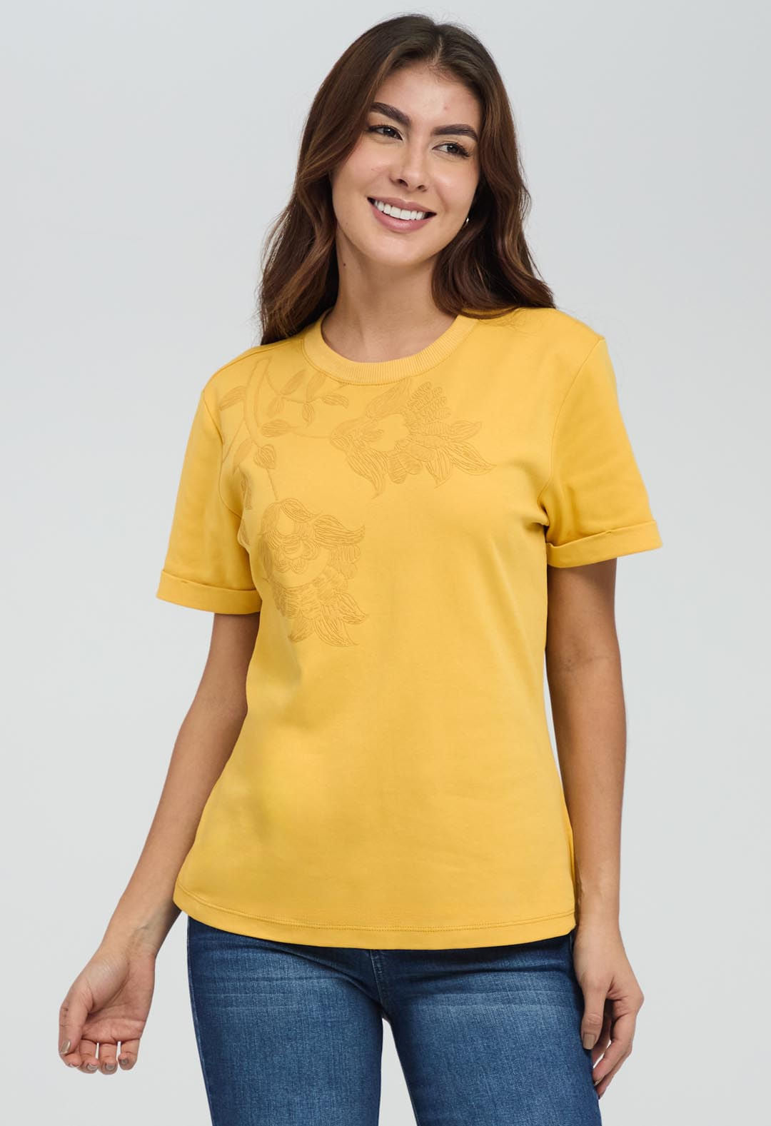 Camiseta mostaza con flores para mujeres