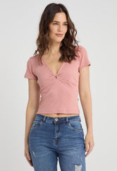 Camiseta rosa viejo entorchada para mujeres